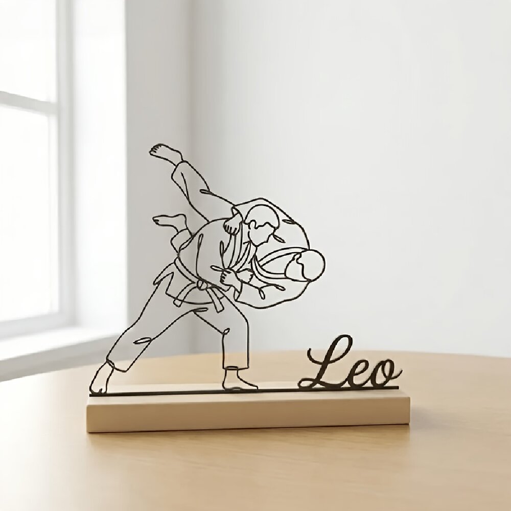 Desk Setup Decor - Maßgefertigte Gravierte Judo Kampfkunst-Statue mit Holzsockel
